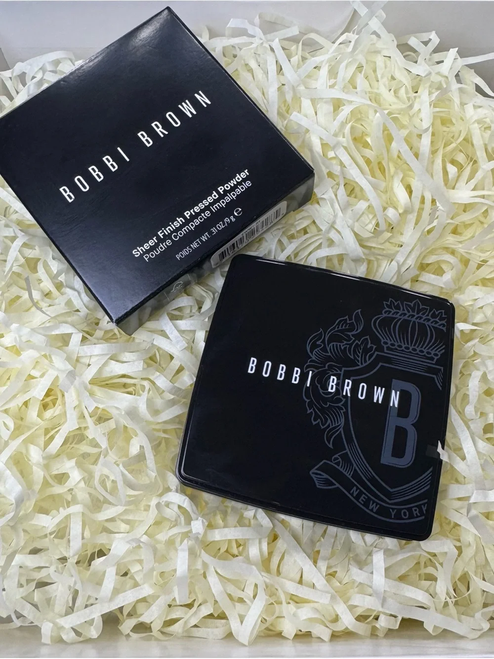 Bobbi Brown Sheer Finish Pressed Powder in Pale Yellow